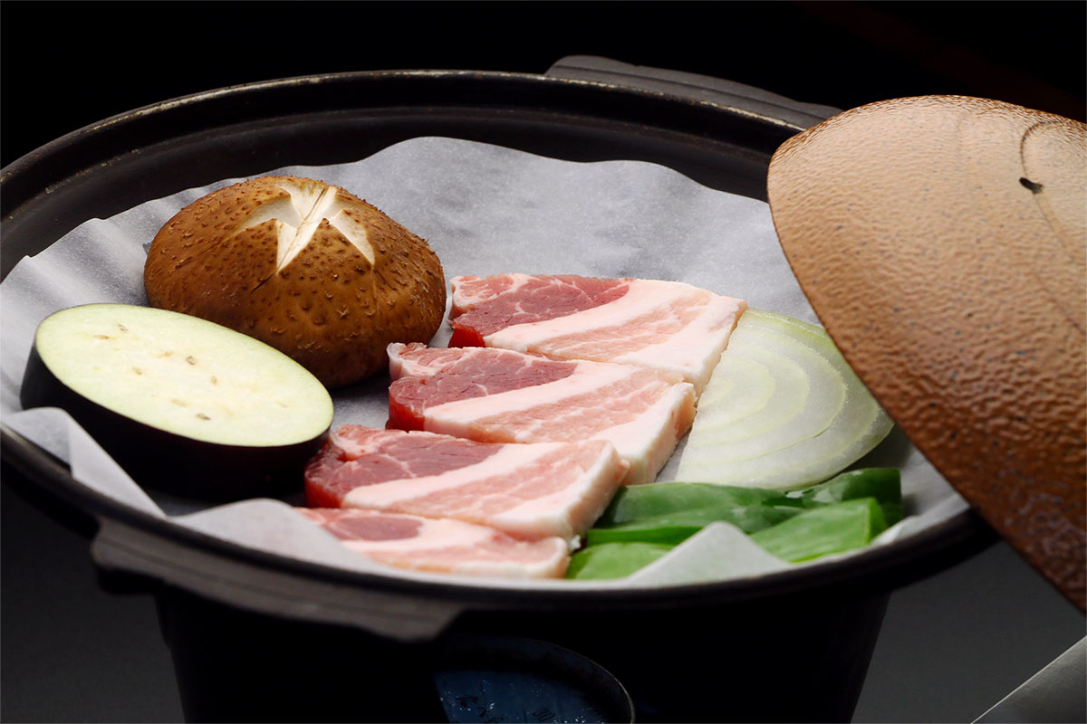 黒豚の陶板焼き