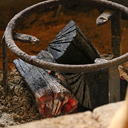 木の香り漂う館内